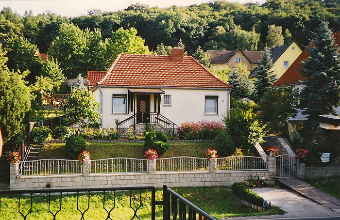 Ferienhaus Göppert in Freyburg von der Lauchaer Straße aus gesehen